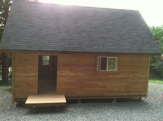 Side view of the Machias cabin. 16x25 with a 300sq foot loft2